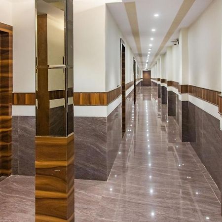 Hotel Hometown Near Us Embassy Bkc Bombay Extérieur photo