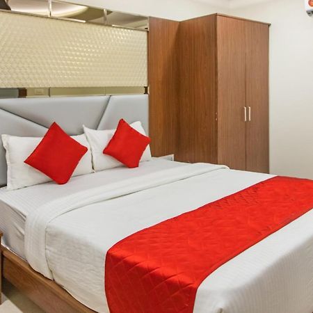 Hotel Hometown Near Us Embassy Bkc Bombay Extérieur photo