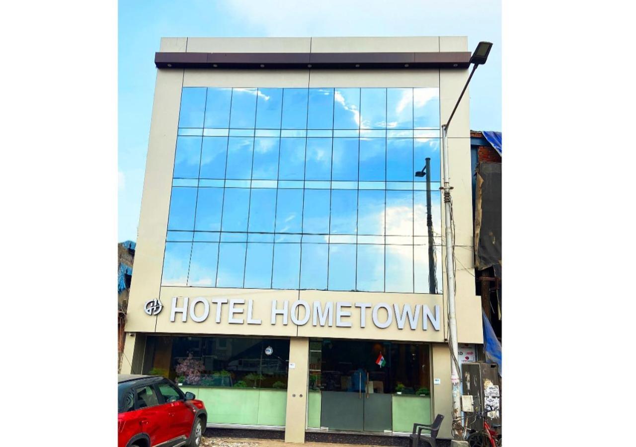 Hotel Hometown Near Us Embassy Bkc Bombay Extérieur photo