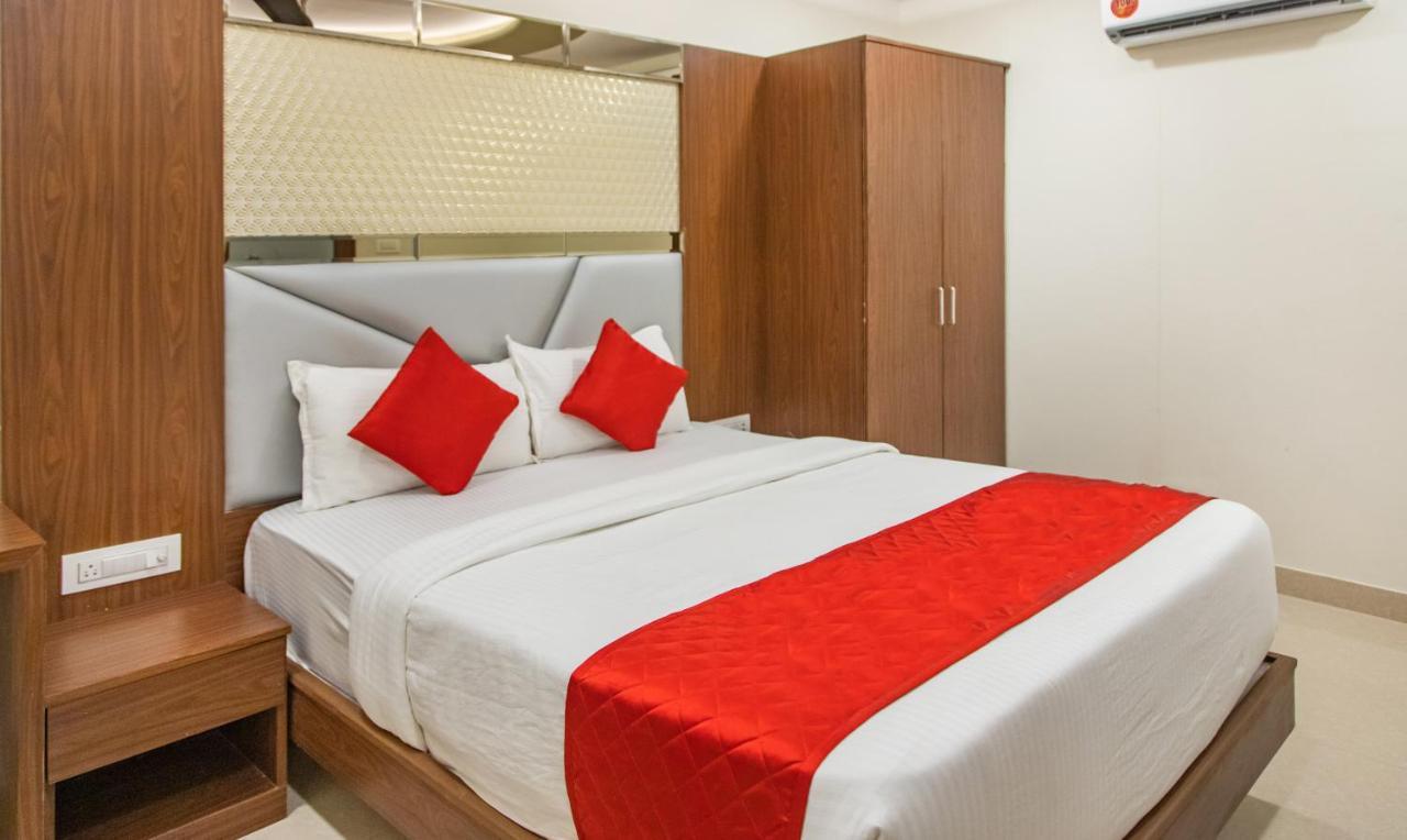 Hotel Hometown Near Us Embassy Bkc Bombay Extérieur photo